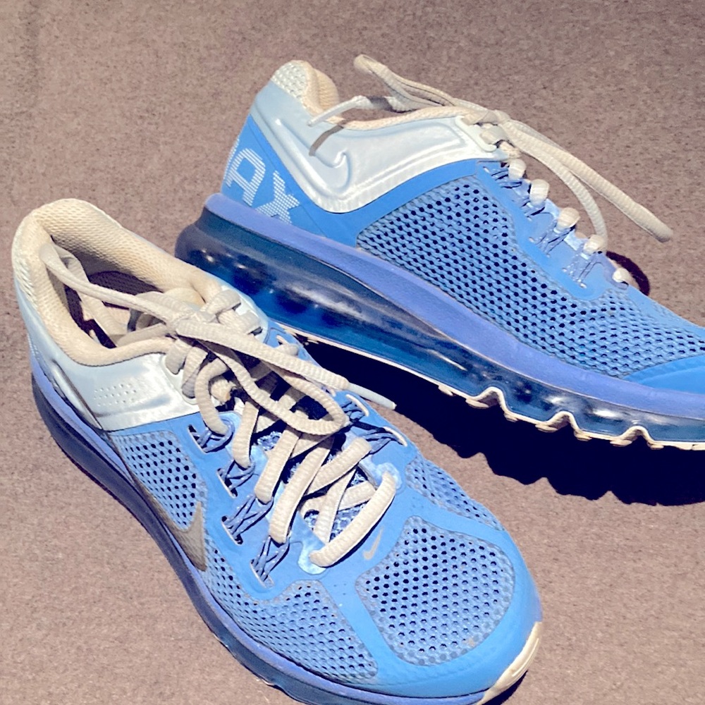 Nike 2013 Air Max Blue Women’s Running Sneaker Size 5